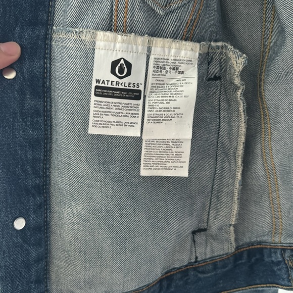 Levi’s Denim Jacket - Picture 4 of 5